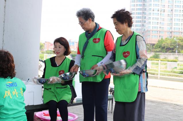 경북 - 북구새마을부녀회 무료 급식봉사(칠성시장 공영주차장) 사진