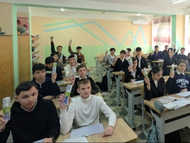 타슈켄트 47번 학교에서의 사회공헌 활동 모습